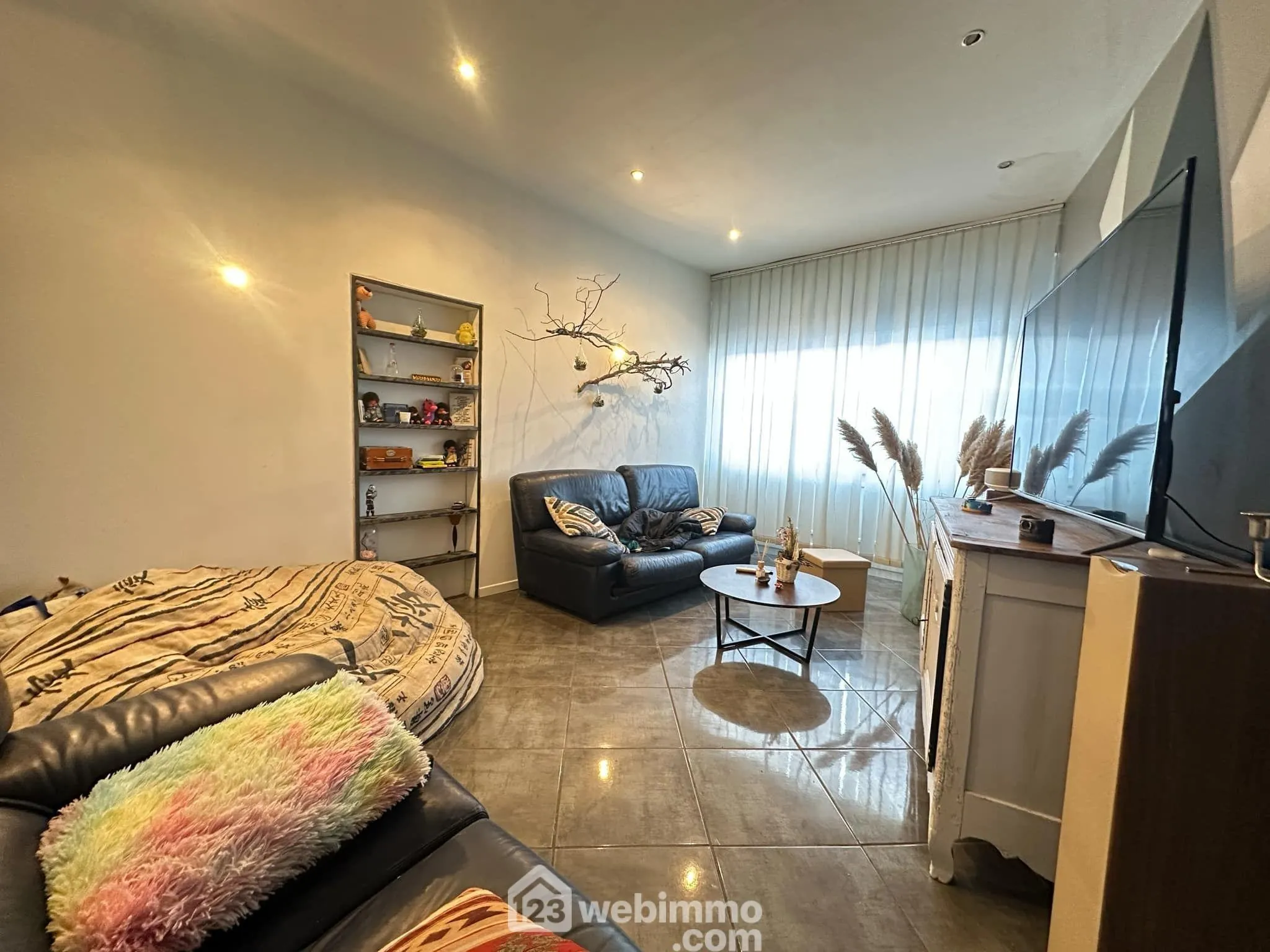 A vendre maison de 181 m² à Saint-Gobain avec 5 chambres, cour et garage 