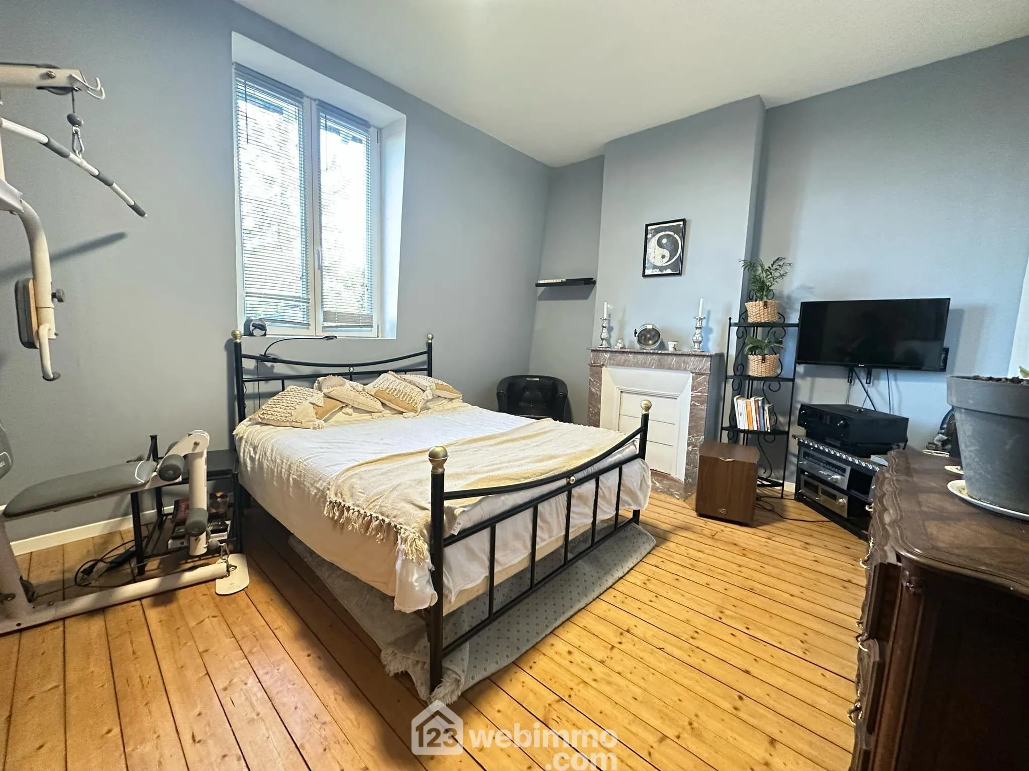 A vendre maison de 181 m² à Saint-Gobain avec 5 chambres, cour et garage 