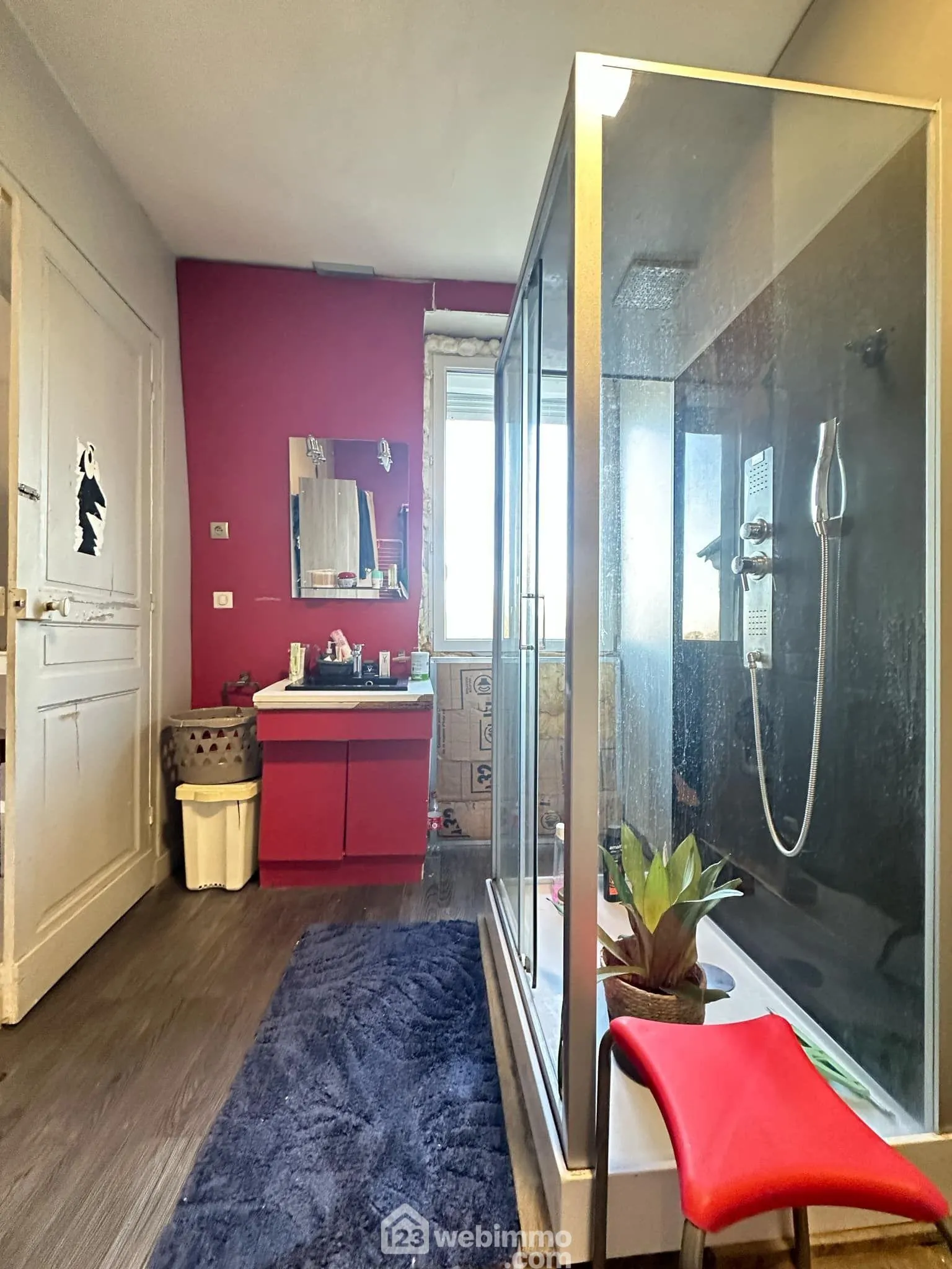 A vendre maison de 181 m² à Saint-Gobain avec 5 chambres, cour et garage 