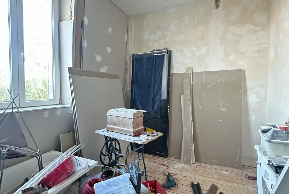 A vendre maison de 181 m² à Saint-Gobain avec 5 chambres, cour et garage 