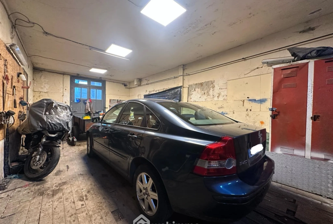 A vendre maison de 181 m² à Saint-Gobain avec 5 chambres, cour et garage 