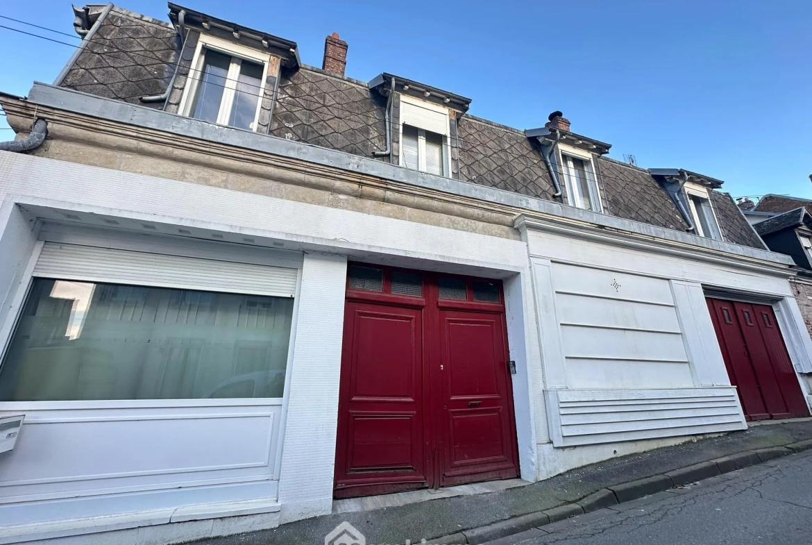 A vendre maison de 181 m² à Saint-Gobain avec 5 chambres, cour et garage 