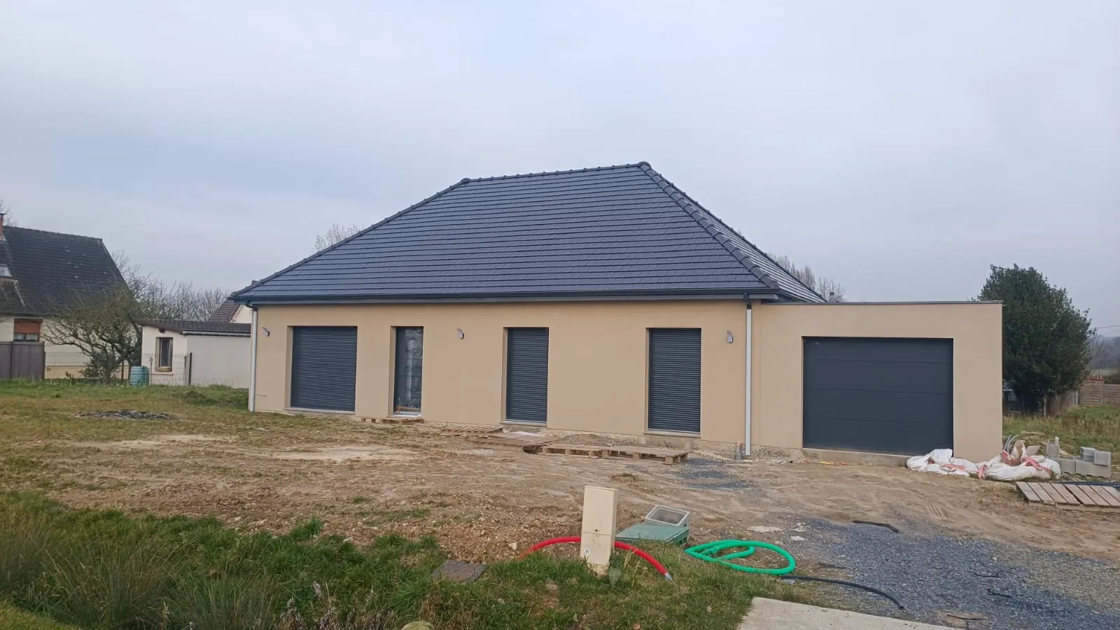 Maison neuve 4 chambres à Pavilly - Confort moderne et faible consommation énergétique 
