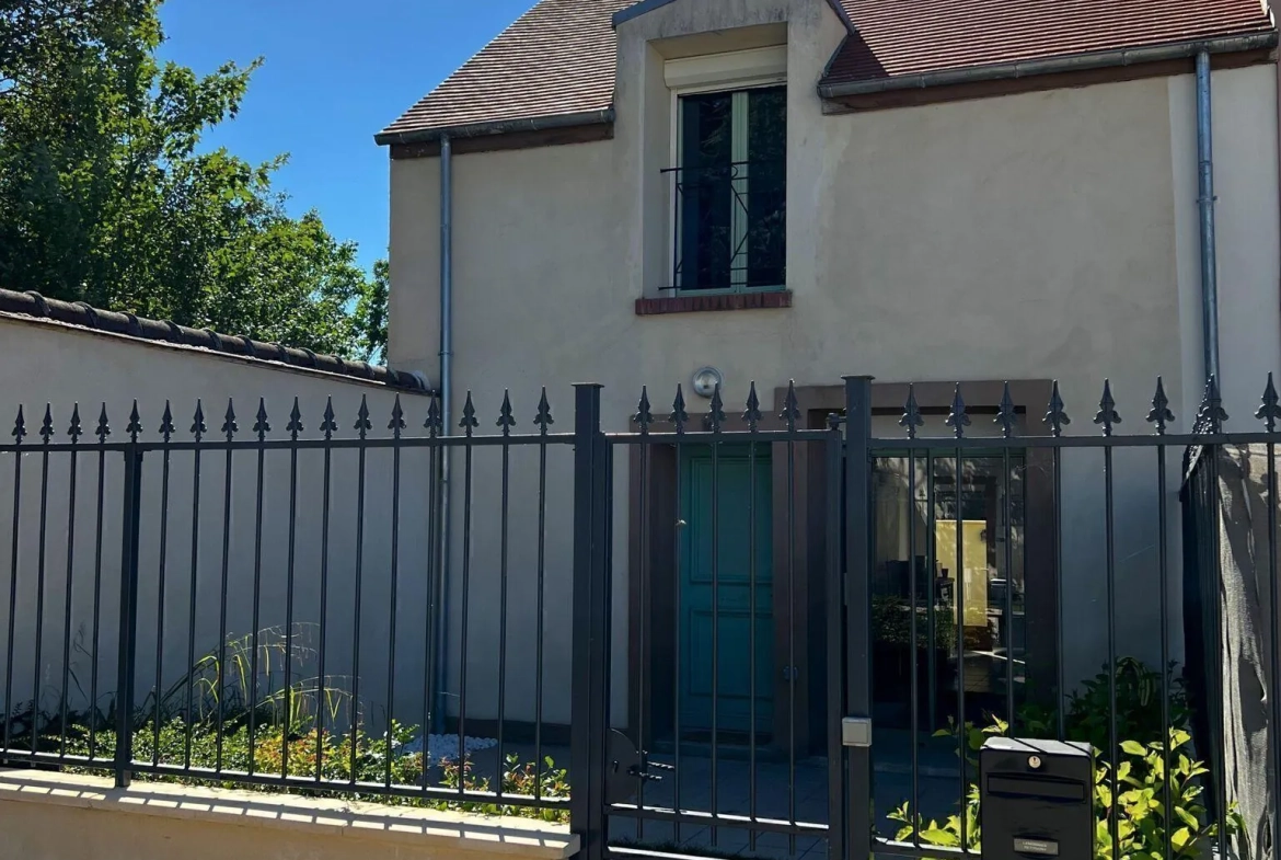 Maison de 65 m² à Milly-la-Forêt avec jardins et parking 