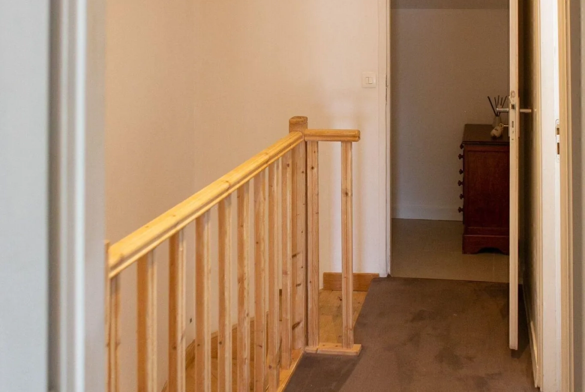 Maison de 65 m² à Milly-la-Forêt avec jardins et parking 