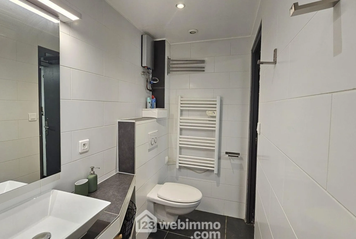 Studio rénové en centre-ville de Ballancourt-sur-Essonne - Idéal investisseur ou résident 