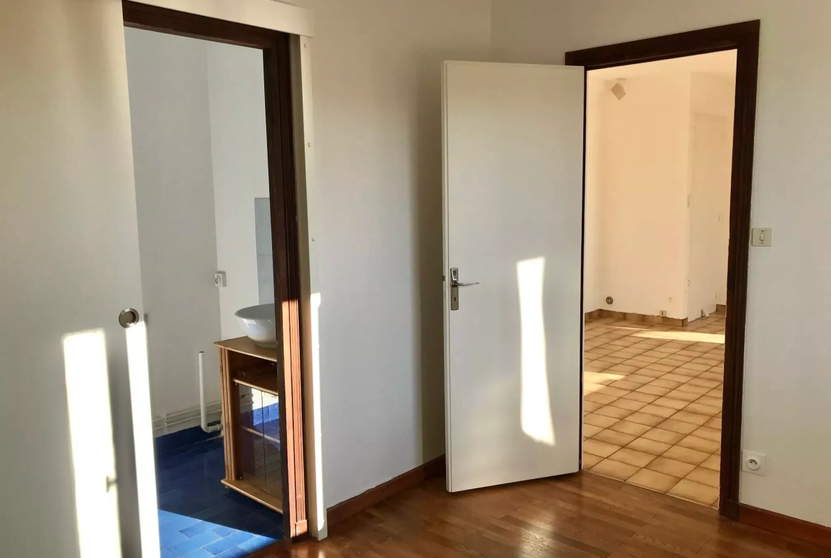 À vendre appartement en rez-de-jardin de 45 m² avec jardin privé à Charbonnières 