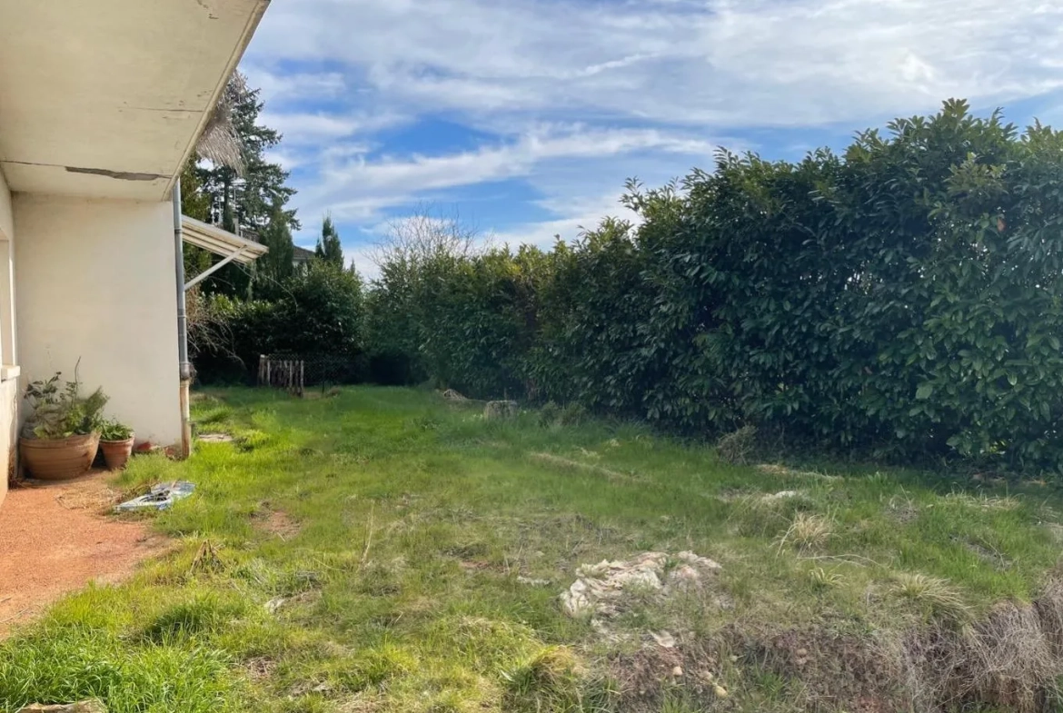 À vendre appartement en rez-de-jardin de 45 m² avec jardin privé à Charbonnières 