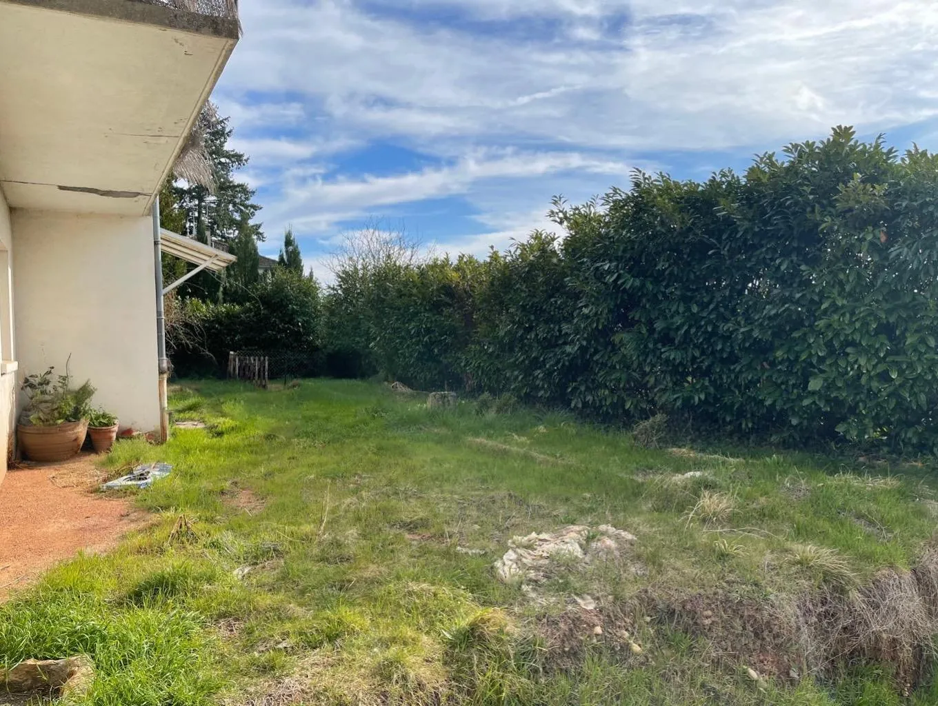 À vendre appartement en rez-de-jardin de 45 m² avec jardin privé à Charbonnières 