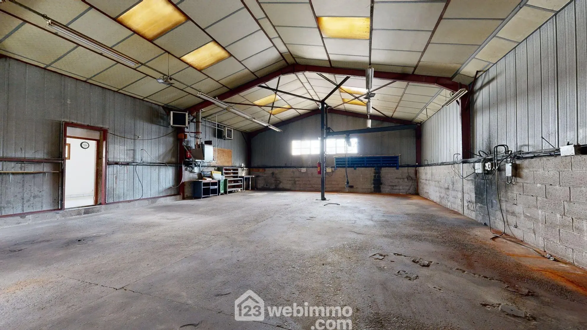 Vente d'un bâtiment industriel de 1326 m² à Thiescourt 
