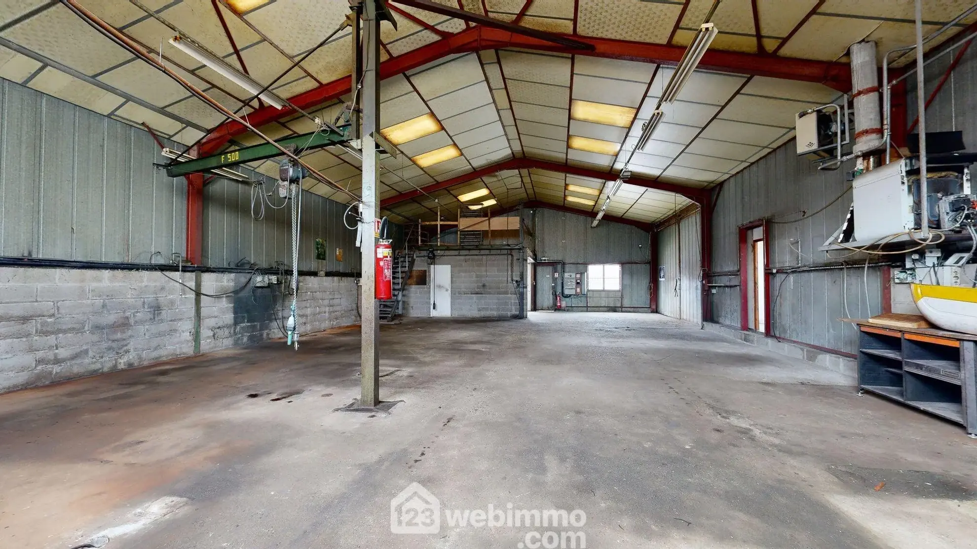 Vente d'un bâtiment industriel de 1326 m² à Thiescourt 