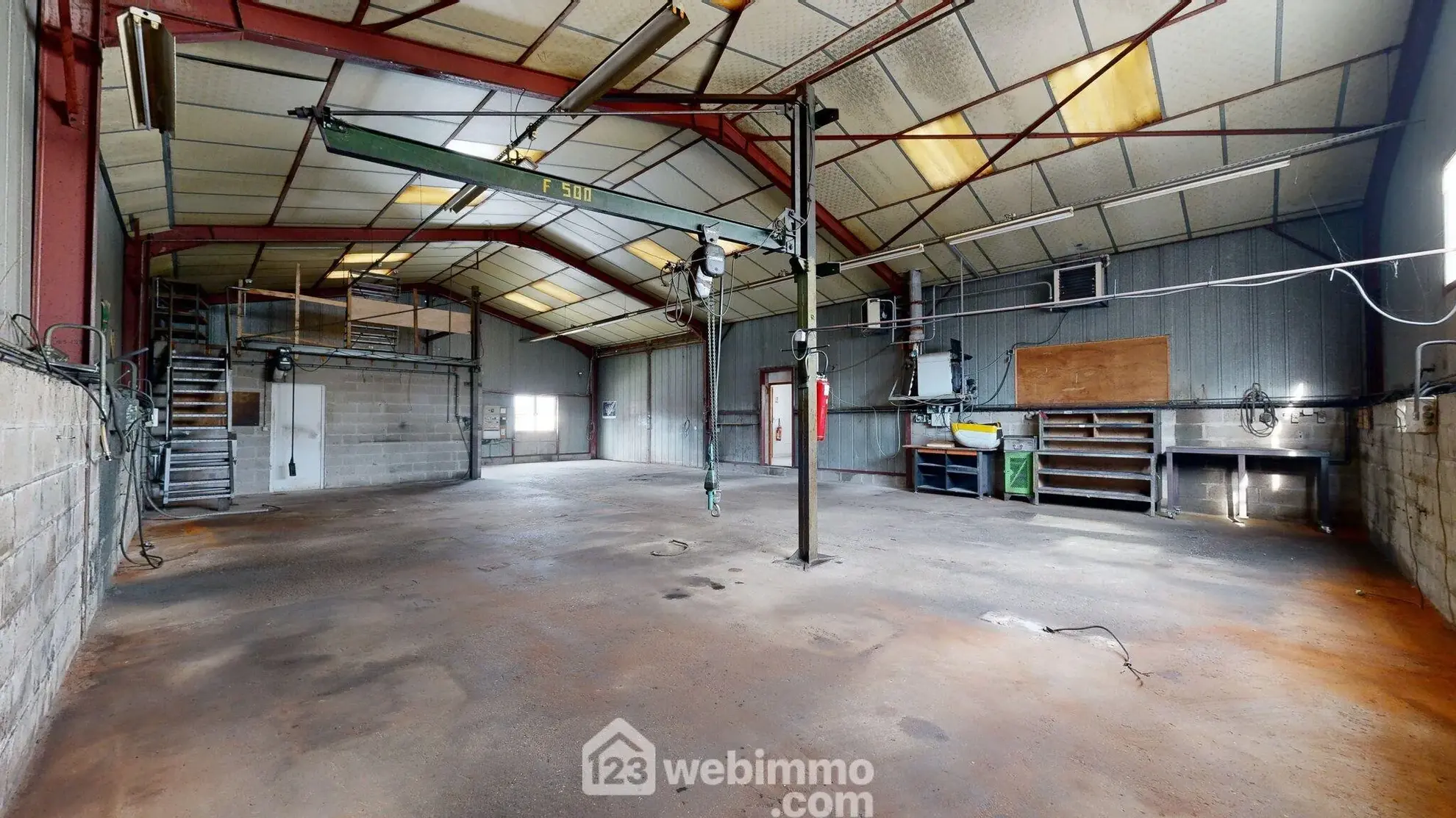 Vente d'un bâtiment industriel de 1326 m² à Thiescourt 