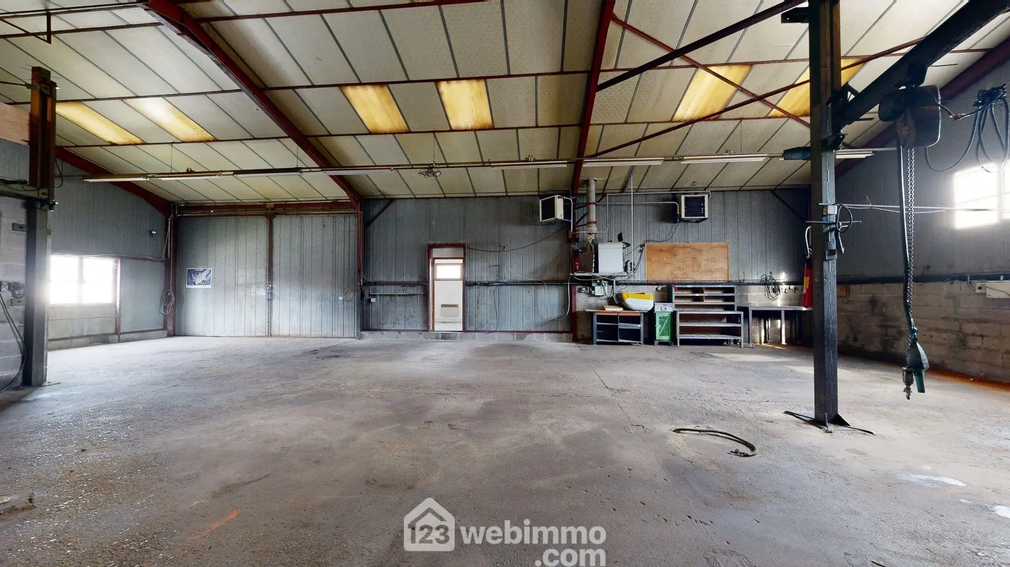 Vente d'un bâtiment industriel de 1326 m² à Thiescourt 