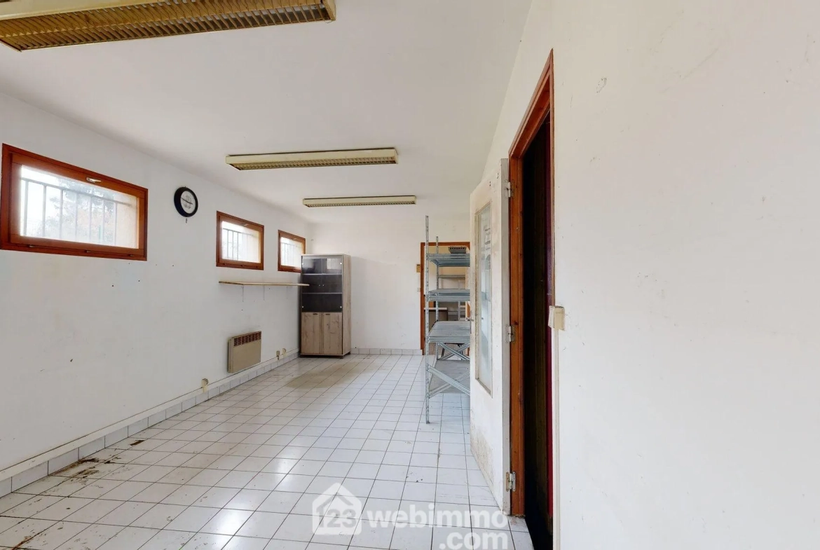 Vente d'un bâtiment industriel de 1326 m² à Thiescourt 