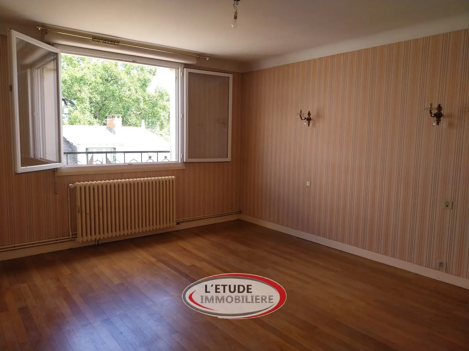 Maison à Sainte-Pazanne avec grand potentiel, 115 m² habitables 