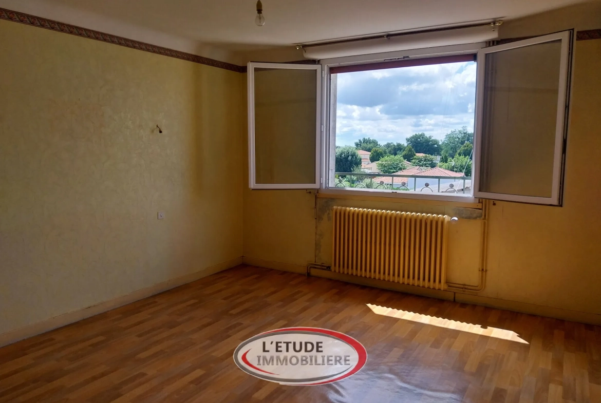 Maison à Sainte-Pazanne avec grand potentiel, 115 m² habitables 