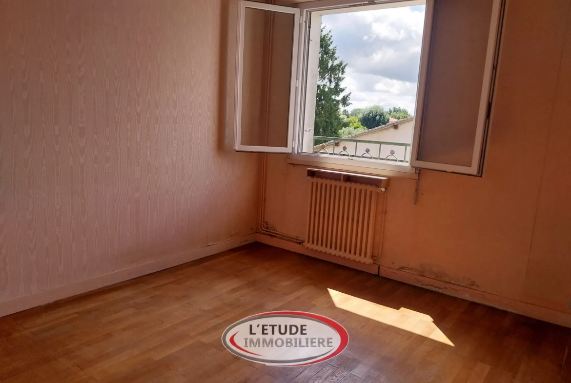 Maison à Sainte-Pazanne avec grand potentiel, 115 m² habitables 