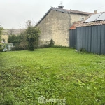 Maison à vendre de 75 m² avec grange sur terrain en herbe à Courouvre