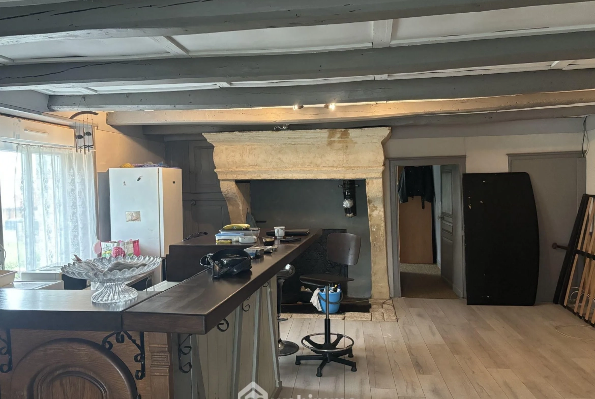 Maison à vendre de 75 m² avec grange sur terrain en herbe à Courouvre 