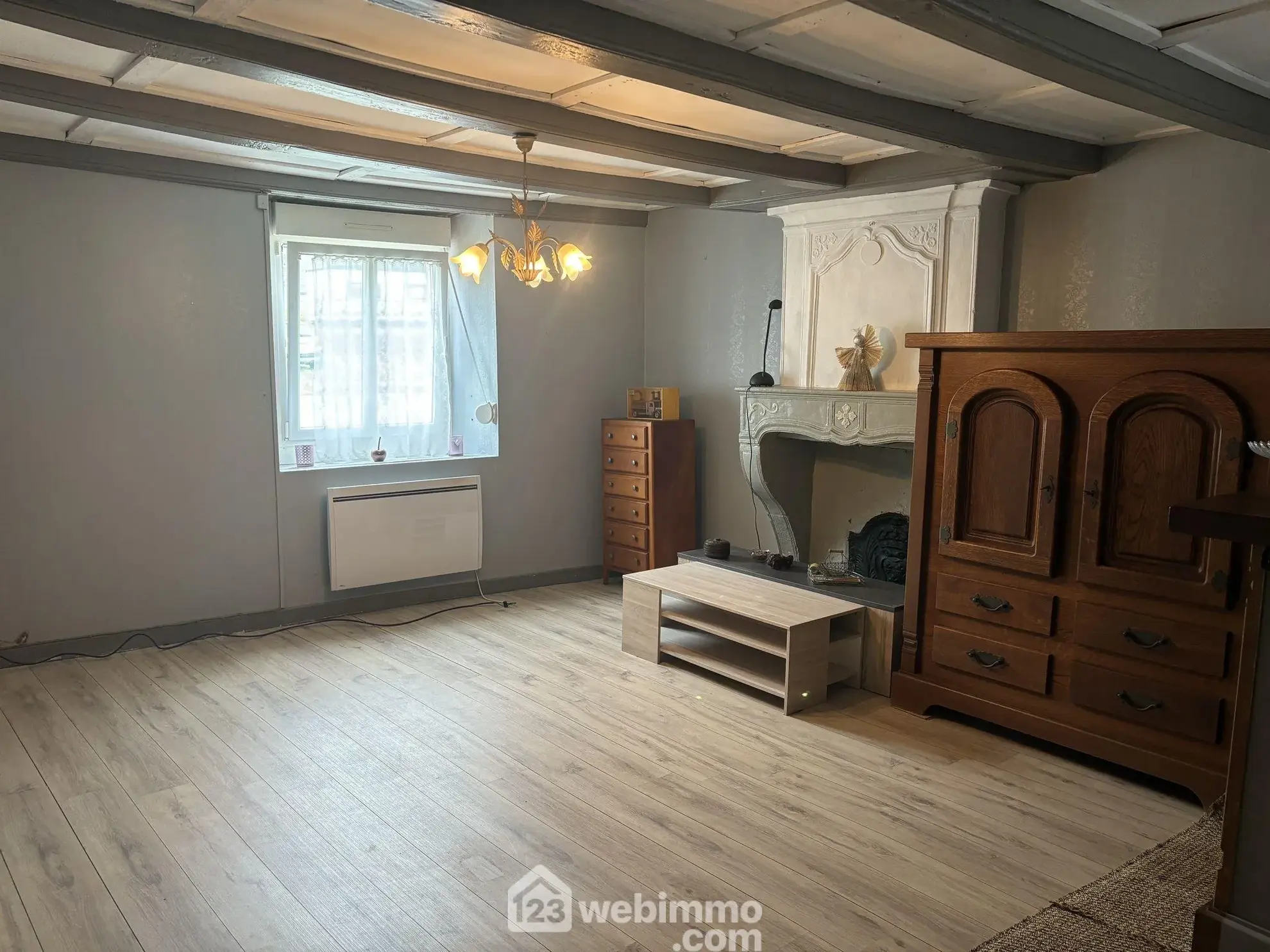 Maison à vendre de 75 m² avec grange sur terrain en herbe à Courouvre 