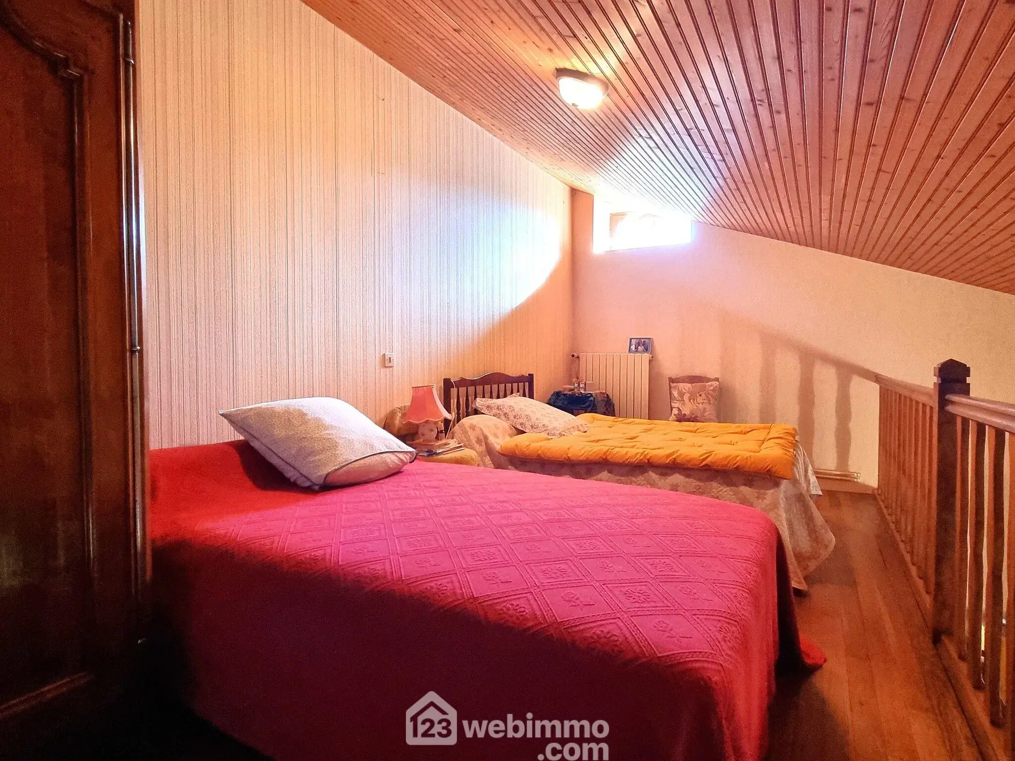 Maison ancienne de 160 m² à Pamproux avec terrain et dépendances 