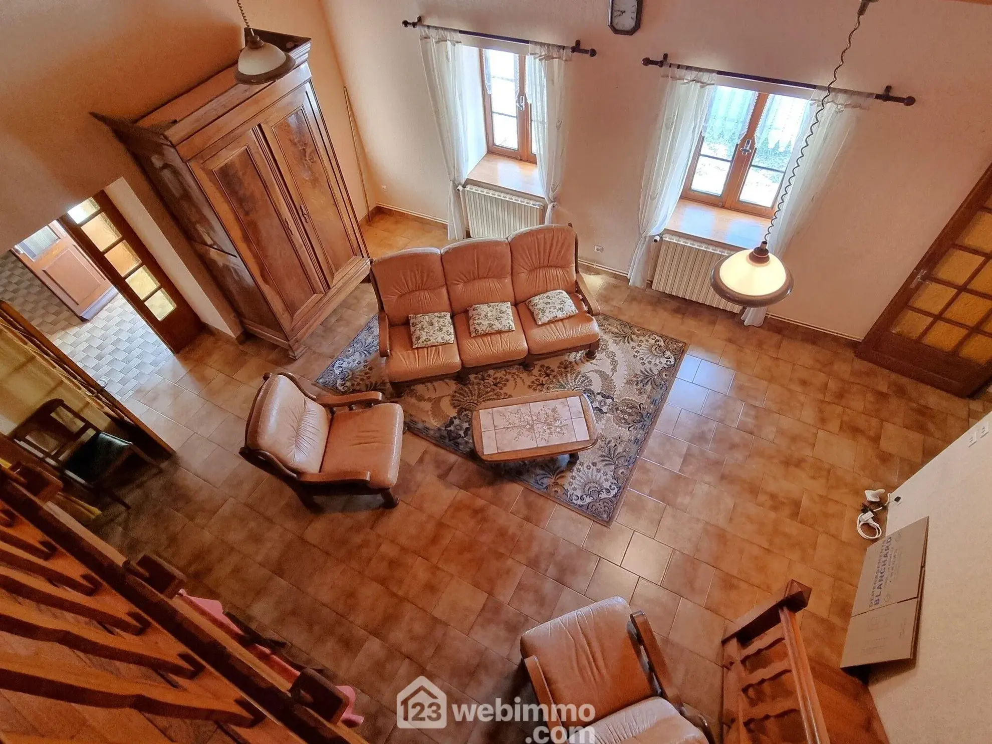 Maison ancienne de 160 m² à Pamproux avec terrain et dépendances 