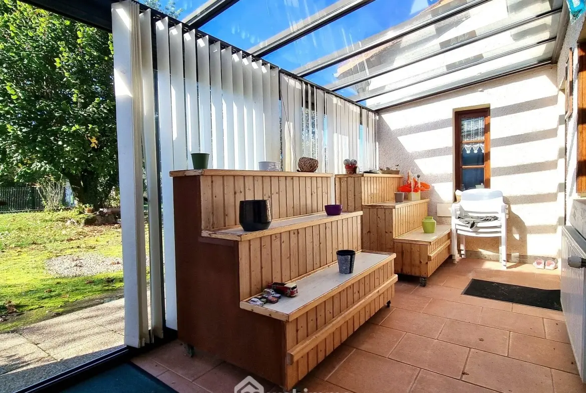 Maison ancienne de 160 m² à Pamproux avec terrain et dépendances 