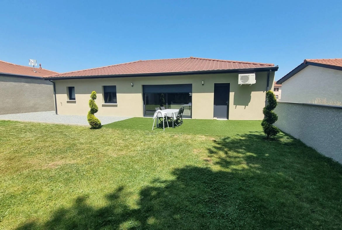Villa neuve de 112 m² avec jardin à Briennon - Vente immobilière 