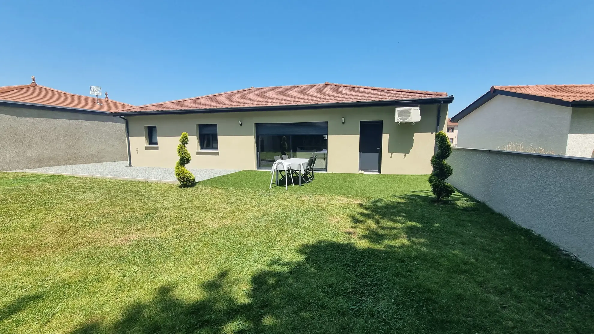 Villa neuve de 112 m² avec jardin à Briennon - Vente immobilière 