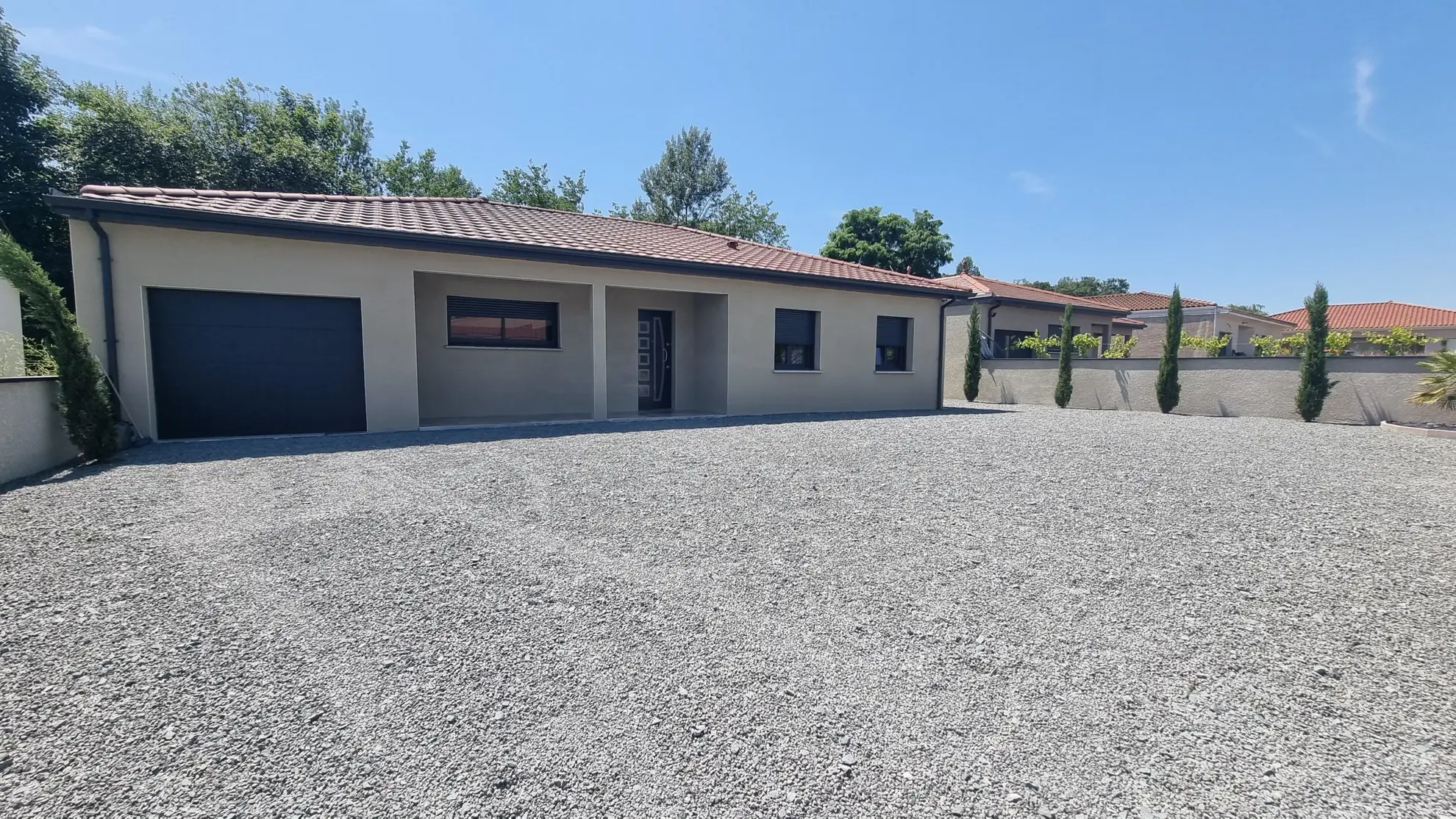 Villa neuve de 112 m² avec jardin à Briennon - Vente immobilière 