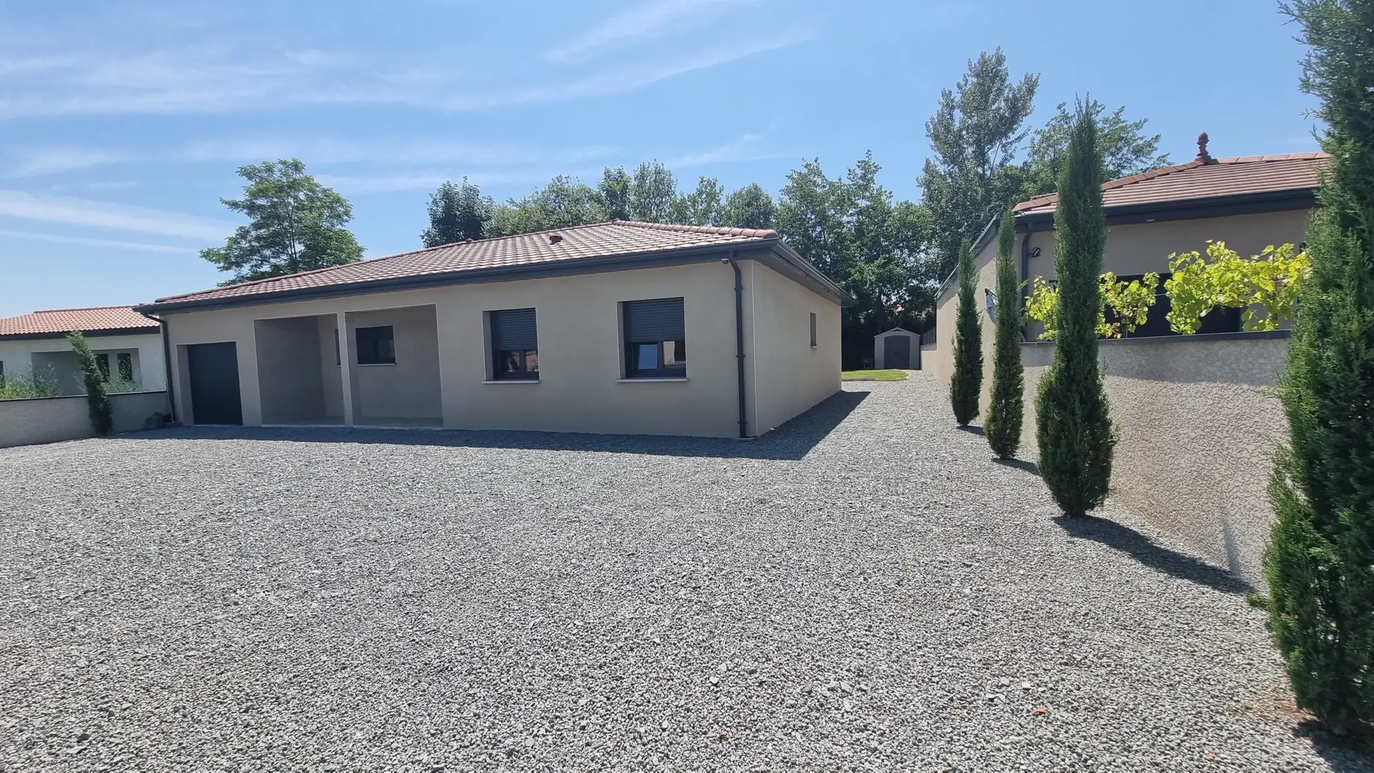 Villa neuve de 112 m² avec jardin à Briennon - Vente immobilière 
