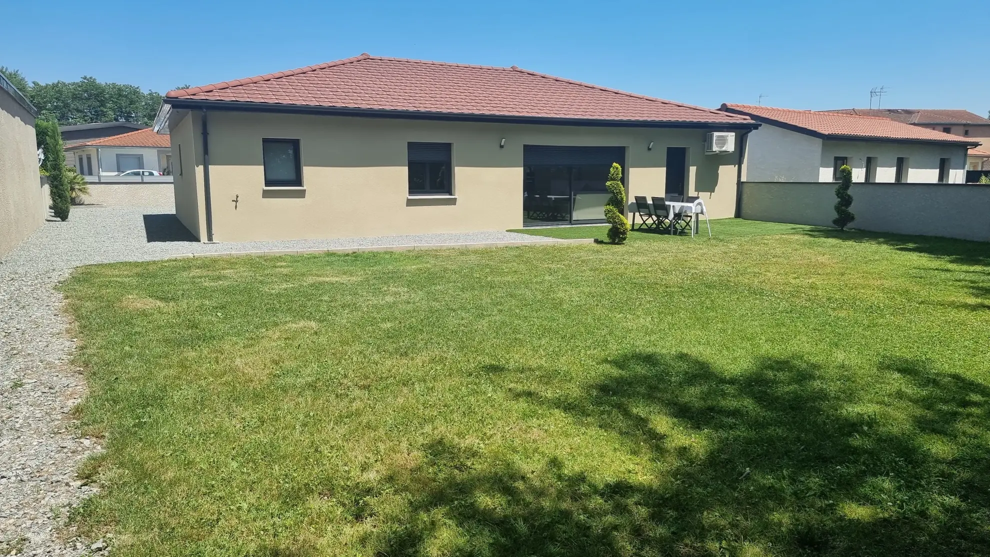 Villa neuve de 112 m² avec jardin à Briennon - Vente immobilière 
