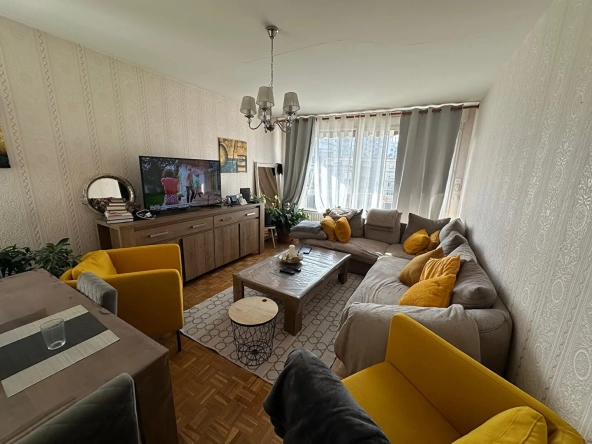 Appartement T3 à Saint Etienne avec Balcons, Cave et Garage - Investissement à Réaliser