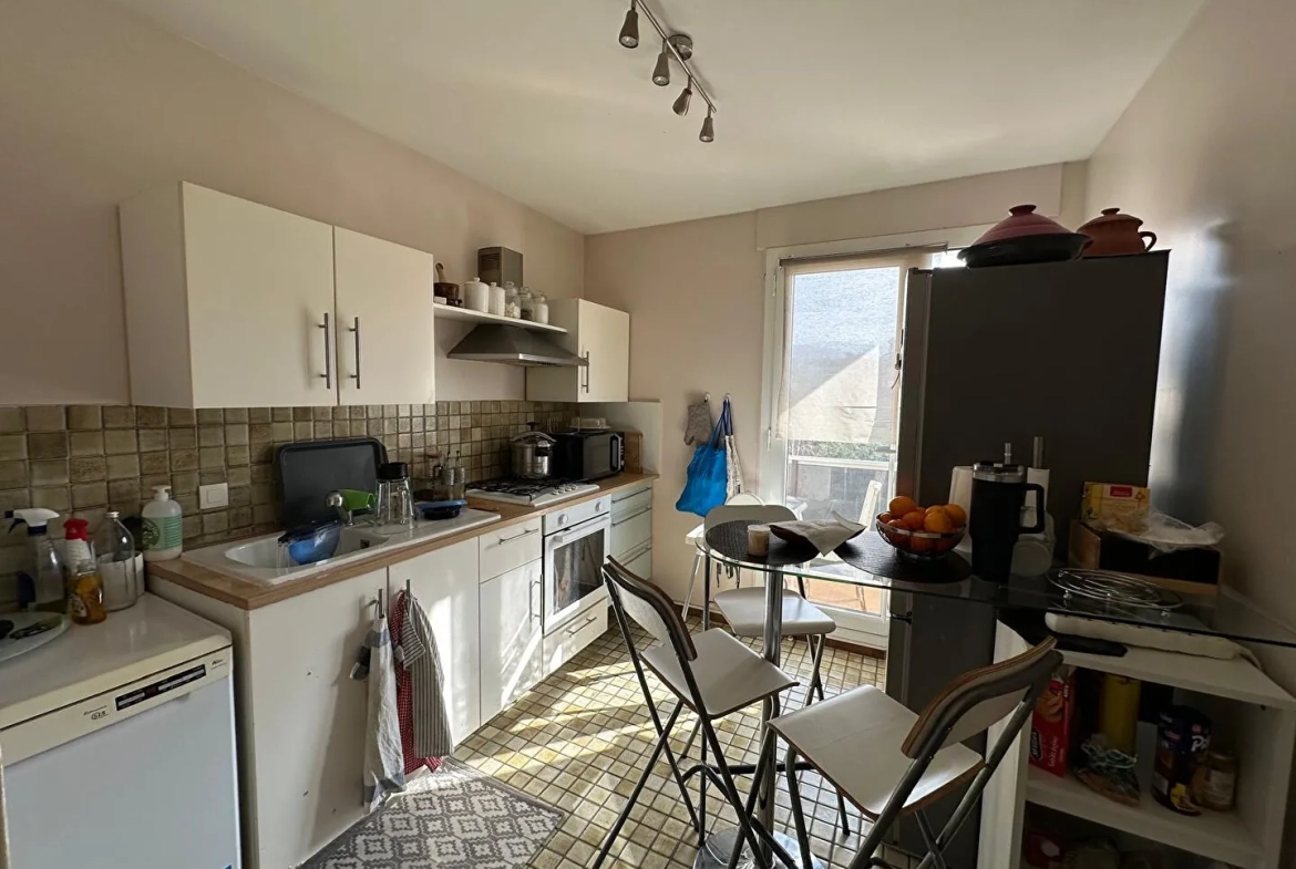 Appartement T3 à Saint Etienne avec Balcons, Cave et Garage - Investissement à Réaliser 