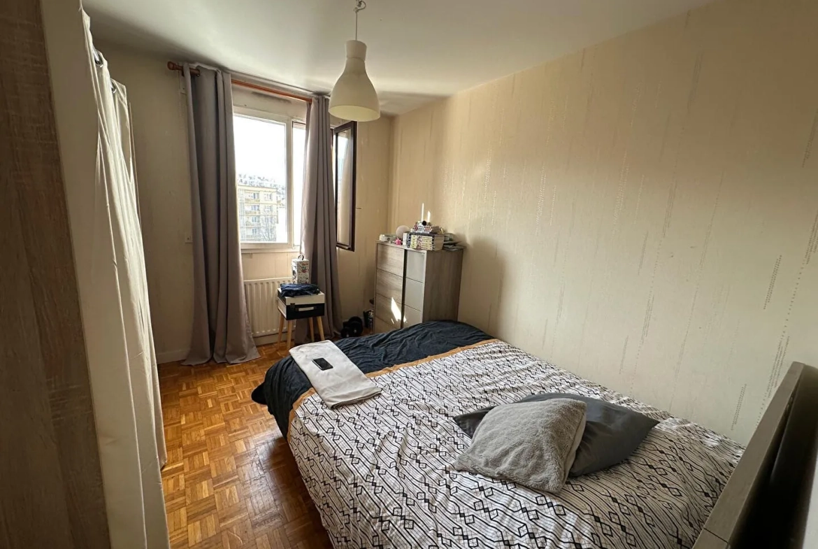 Appartement T3 à Saint Etienne avec Balcons, Cave et Garage - Investissement à Réaliser 