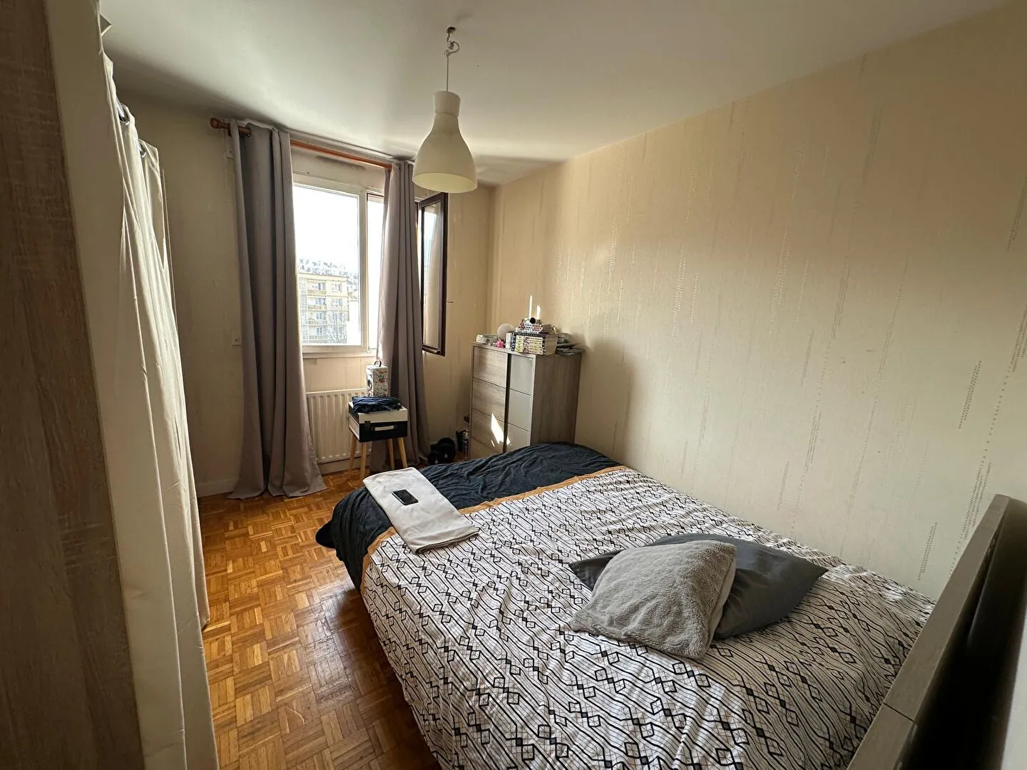 Appartement T3 à Saint Etienne avec Balcons, Cave et Garage - Investissement à Réaliser 