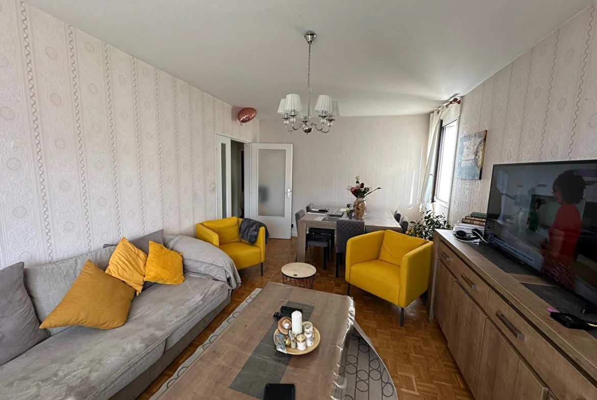 Appartement T3 à Saint Etienne avec Balcons, Cave et Garage - Investissement à Réaliser 