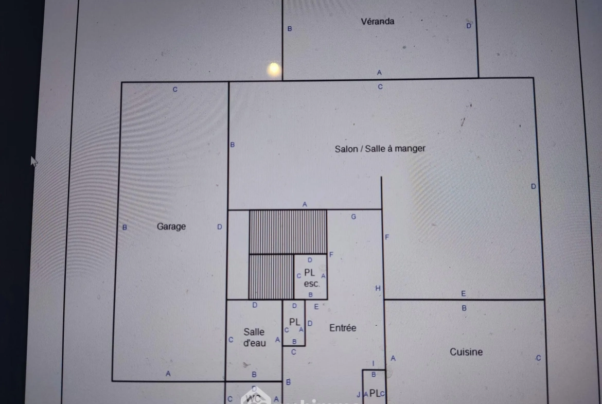 Maison jumelée 75 m² à Saint-Ouen-de-Thouberville avec garage et véranda 