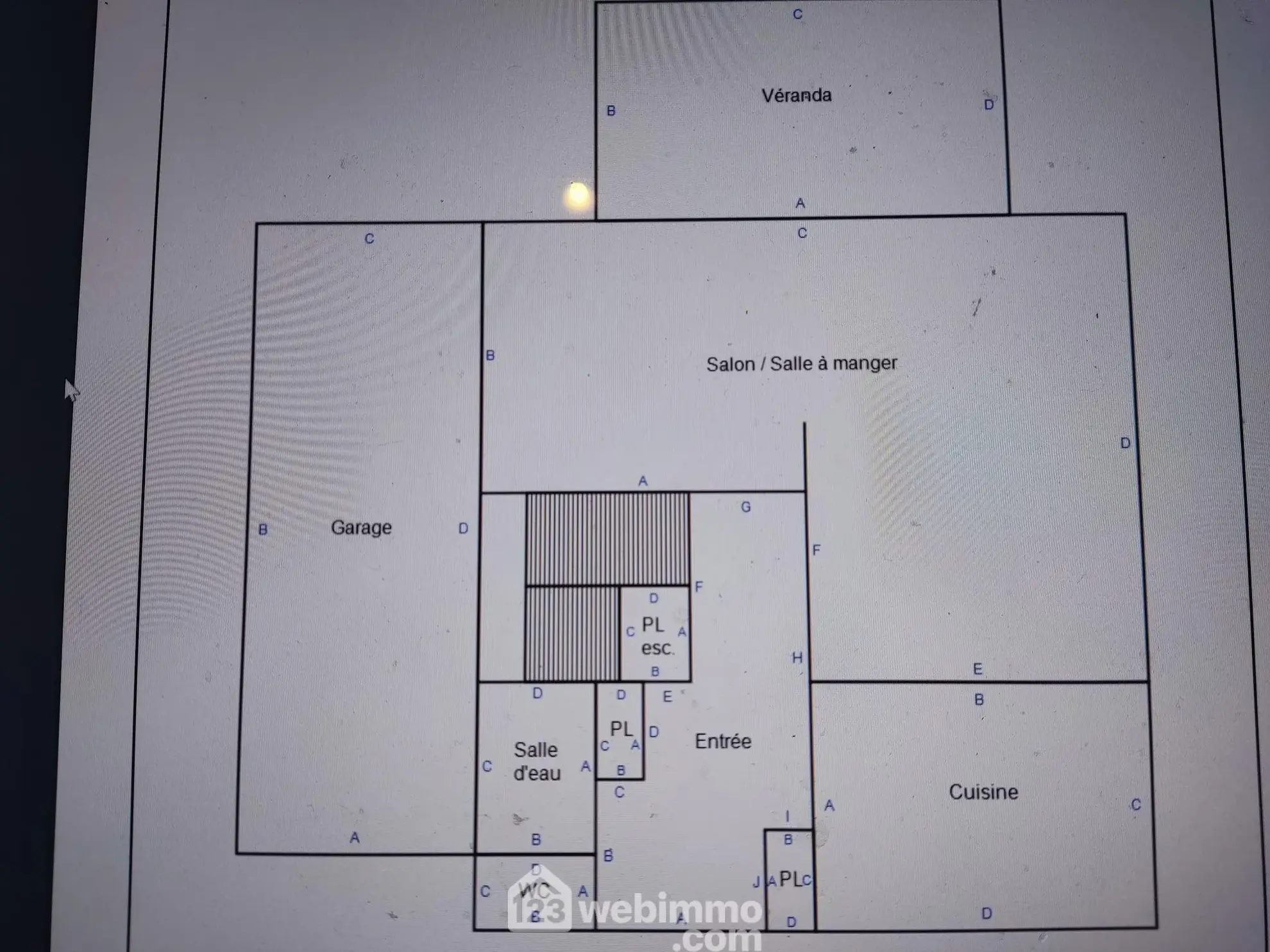 Maison jumelée 75 m² à Saint-Ouen-de-Thouberville avec garage et véranda 