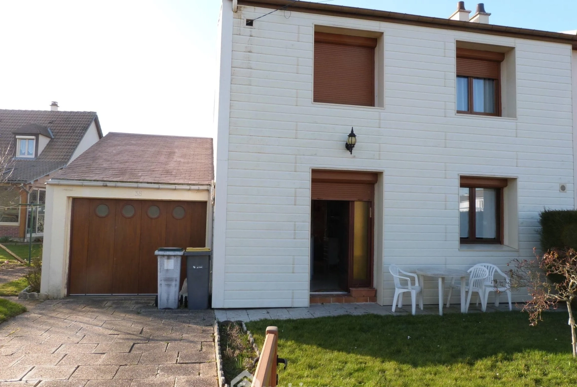Maison jumelée 75 m² à Saint-Ouen-de-Thouberville avec garage et véranda 