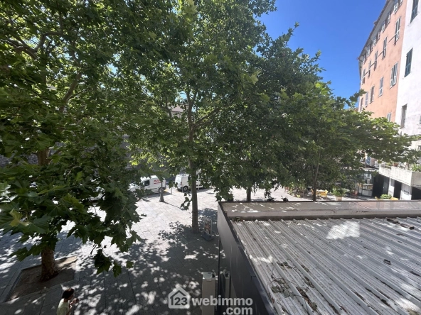 Appartement à vendre de 132 m2 à Bastia, centre-ville, à rénover, potentiel en T3 + T2