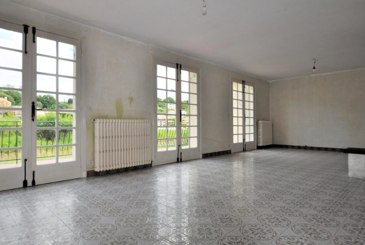 Maison à rénover à Paillet avec beau potentiel sur terrain de 1020 m² 