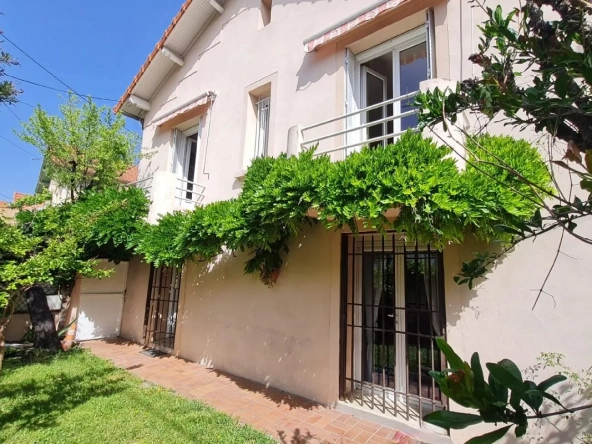 Charmante maison de ville à vendre à Avignon Sud Saint Ruf, 117 m² avec jardin et garage