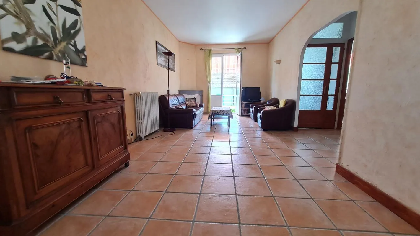 Charmante maison de ville à vendre à Avignon Sud Saint Ruf, 117 m² avec jardin et garage 