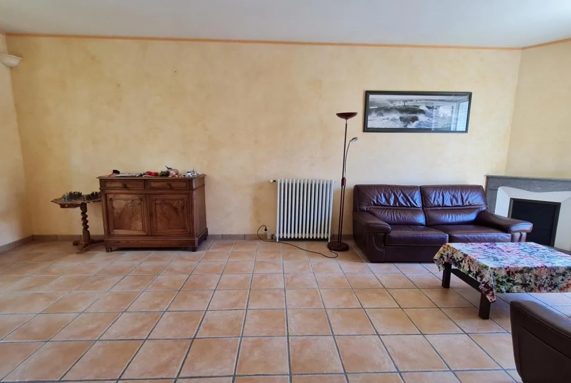 Charmante maison de ville à vendre à Avignon Sud Saint Ruf, 117 m² avec jardin et garage 