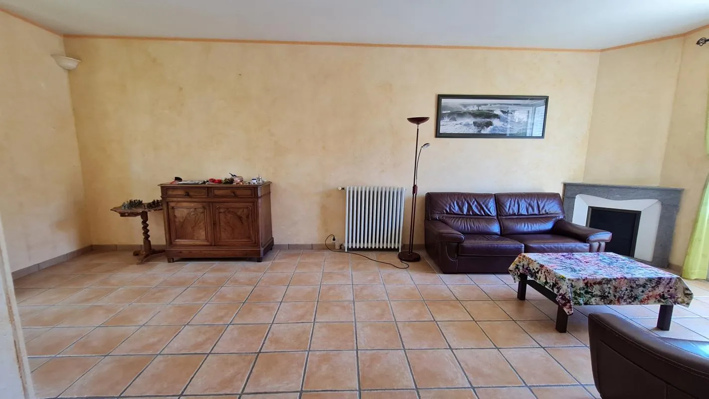 Charmante maison de ville à vendre à Avignon Sud Saint Ruf, 117 m² avec jardin et garage 