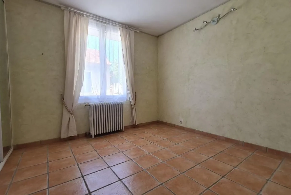 Charmante maison de ville à vendre à Avignon Sud Saint Ruf, 117 m² avec jardin et garage 
