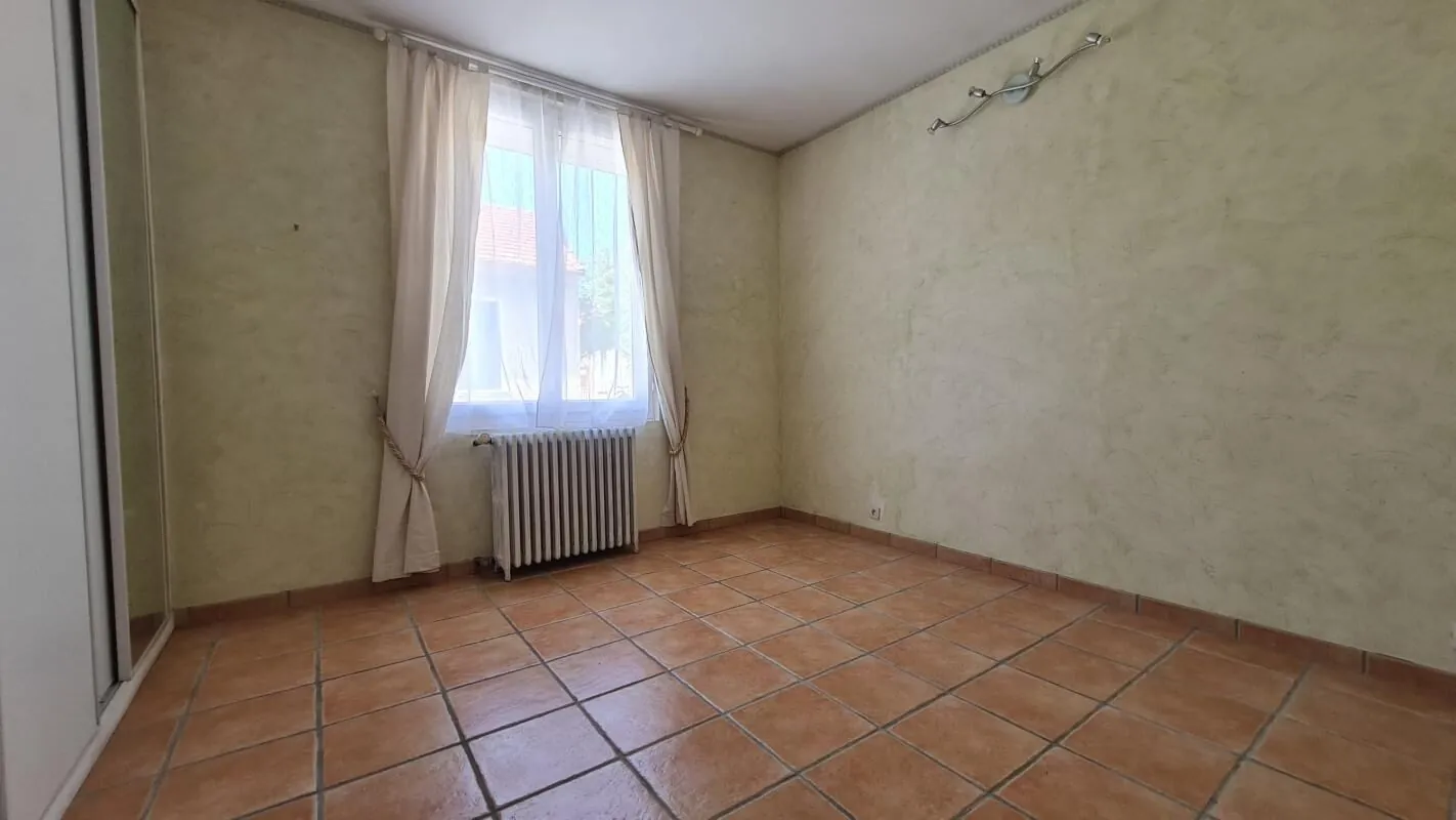 Charmante maison de ville à vendre à Avignon Sud Saint Ruf, 117 m² avec jardin et garage 