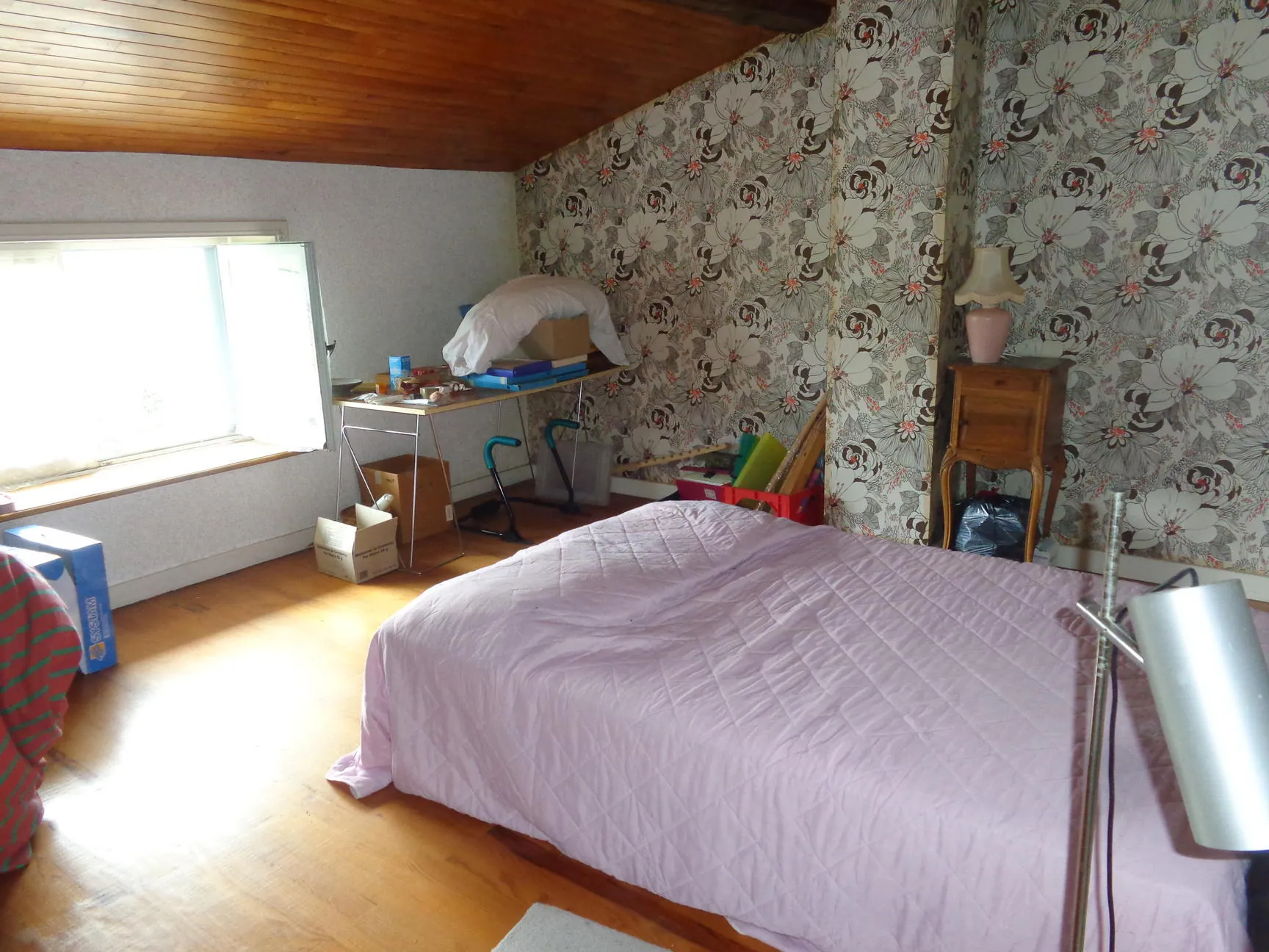 Maison à vendre à Saint Just d'Avray avec jardin et garage, performance énergétique G 
