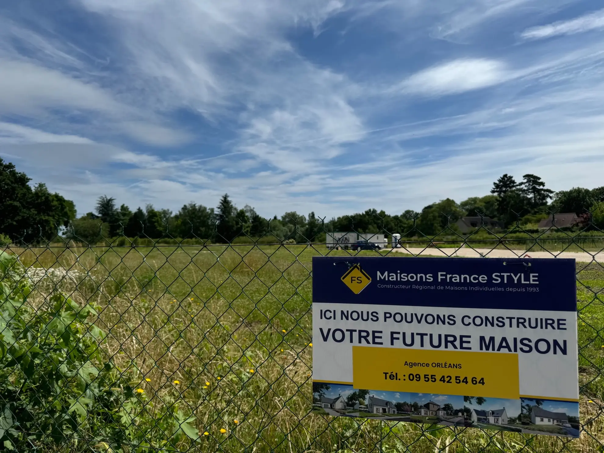 Terrain à bâtir de 590 m² à Olivet - Immédiatement disponible 